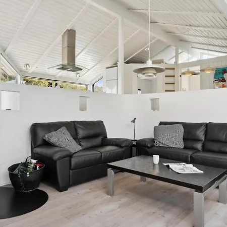3 Bedroom Stunning In Ringkobing * Sondervig